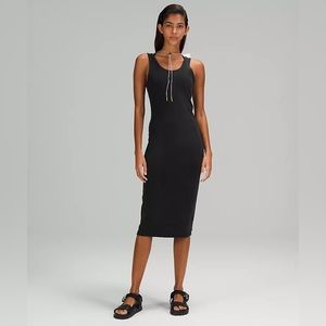 lululemon lab Scoopneck Midi Dress in Lightweight Softstreme Fabric. Size 6.